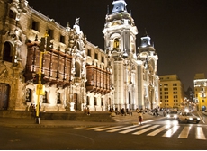 LIMA BY NIGHT &amp; THE MAGIC WATER FOUNTAIN